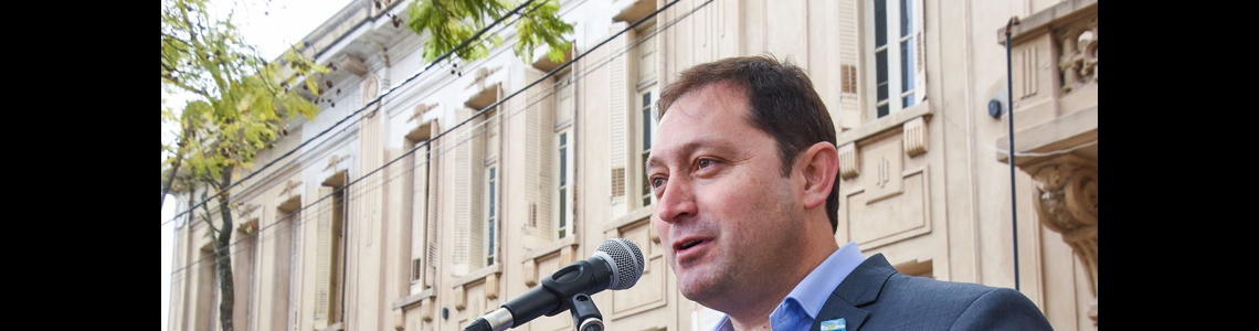 el intendente Salvador Serenal participó del acto conmemorativo por el Día del Maestro